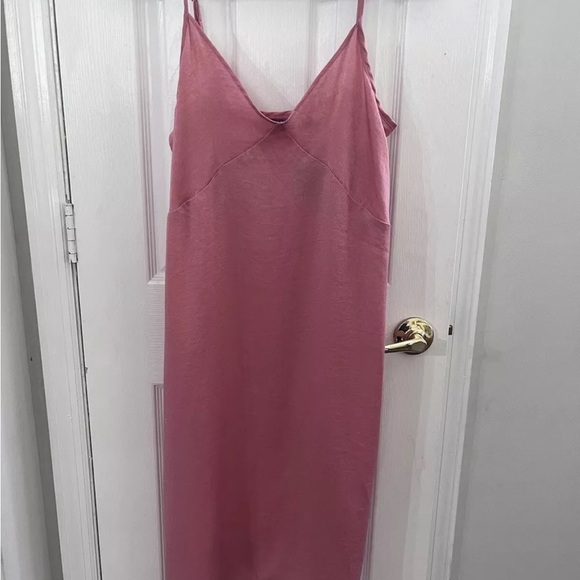 Urban Renewal silky dress rose size medium midi - Picture 4 of 7